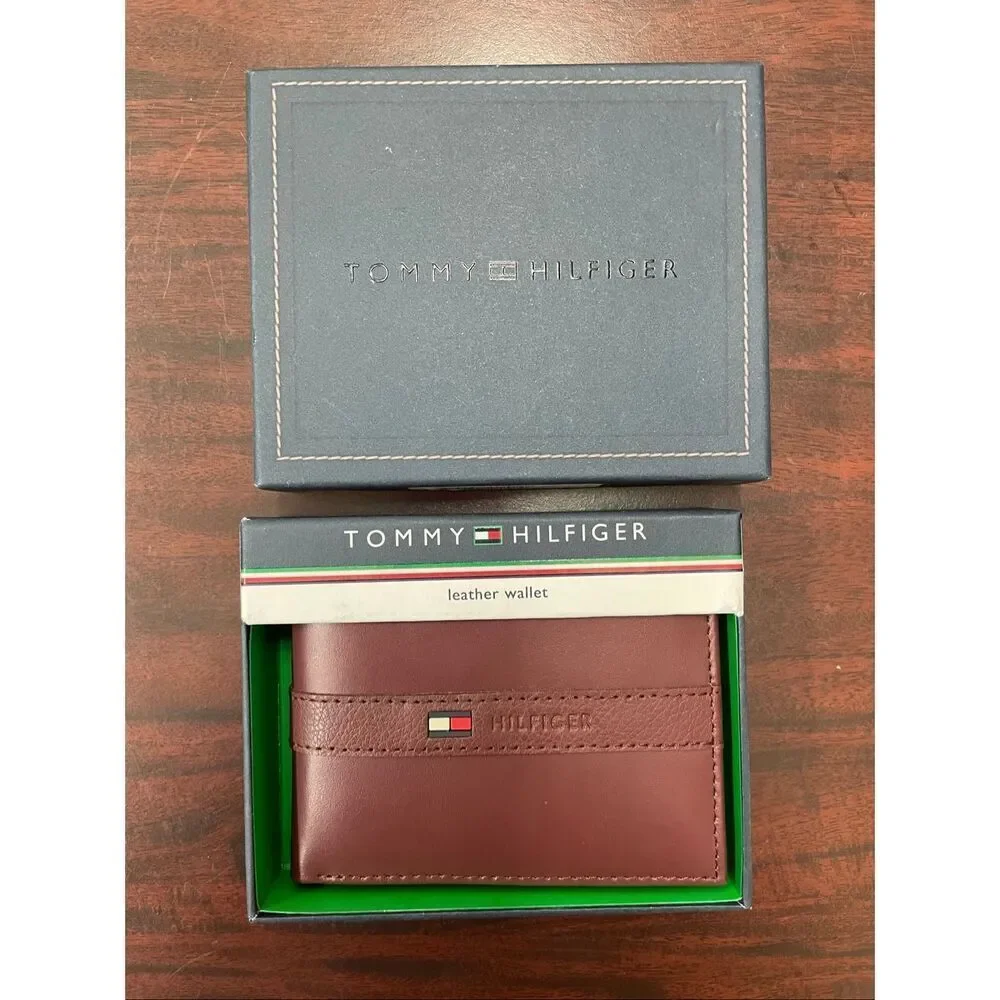 NWT Tommy Hilfiger Leather Passcase Burgundy Mens Fold Wallet
